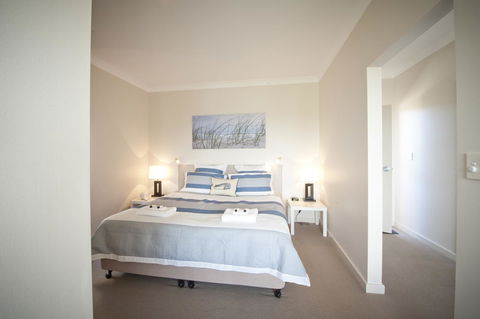 The Bluff Resort Apartments - Australian Directory 32