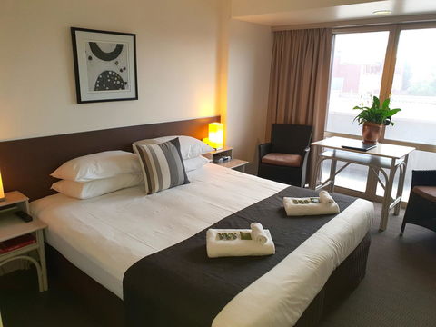 Nightcap At Hotel Victor - Australian Directory 7