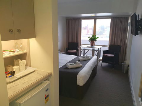 Nightcap At Hotel Victor - Australian Directory 6