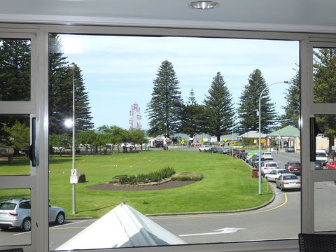Nightcap At Hotel Victor - Australian Directory 15