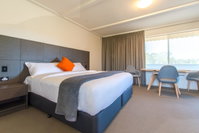 Book Hackham Accommodation Vacations Australian Directory Australian Directory