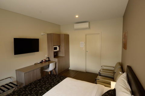 105 On The Park - Australian Directory 14