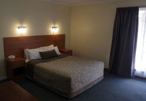 Clare Central - Australian Directory 33