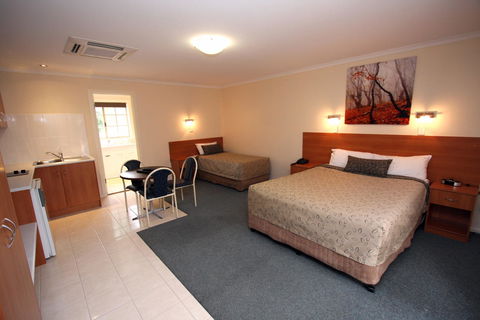Clare Central - Australian Directory 18