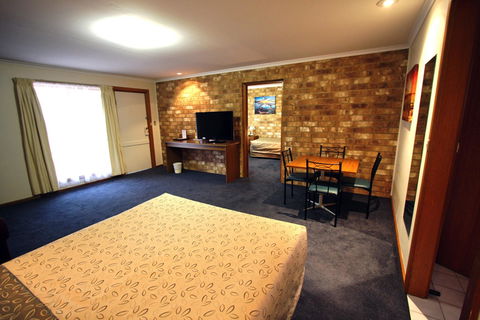 Clare Central - Australian Directory 15