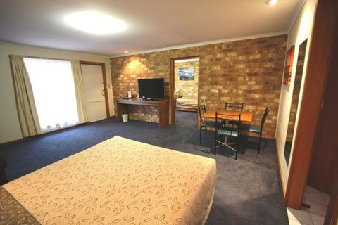 Clare Central - Australian Directory 13