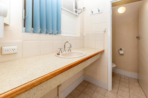 Blue Seas Motel - Australian Directory 4