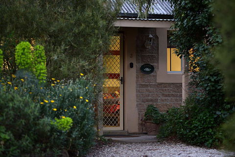 Riesling Trail & Clare Valley Cottages - Australian Directory 1