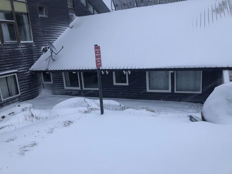 Snowy Gums Chalet - Australian Directory 2