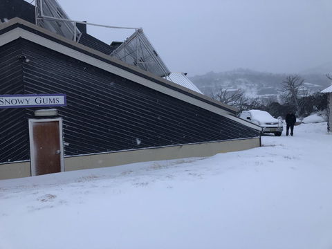 Snowy Gums Chalet - Australian Directory 1