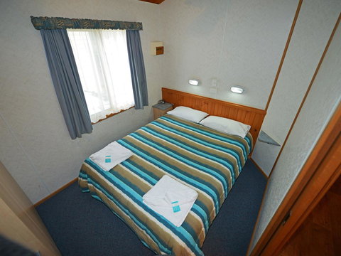 Echo Holiday Parks - Waikerie - Australian Directory 34