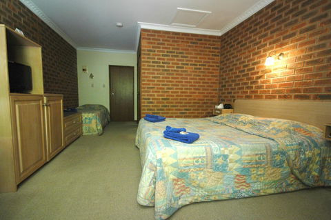 Burra Motor Inn - Australian Directory 41