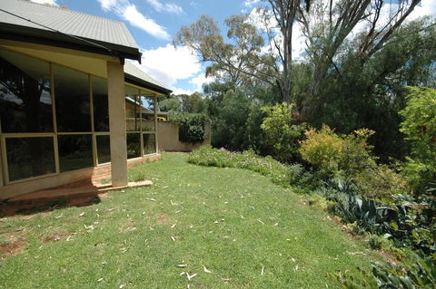 Burra Motor Inn - Australian Directory 23