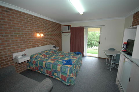 Burra Motor Inn - Australian Directory 39