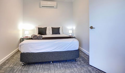 Limani Motel - Australian Directory 8
