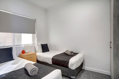 Limani Motel - Australian Directory 18