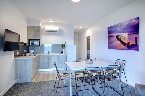 Limani Motel - Australian Directory 10