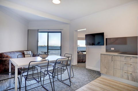 Limani Motel - Australian Directory 2