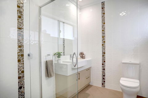 Limani Motel - Australian Directory 21