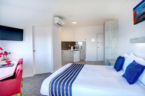 Limani Motel - Australian Directory 31