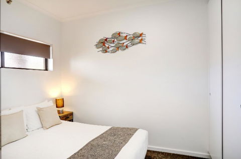 Limani Motel - Australian Directory 42
