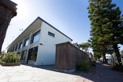 The One @ Henley Beach - Australian Directory 8