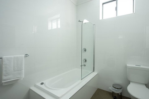 City Centre Motel Hotel - Australian Directory 27