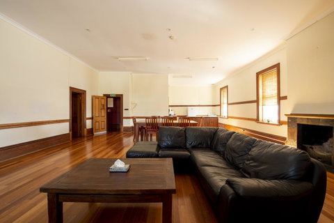 City Centre Motel Hotel - Australian Directory 36
