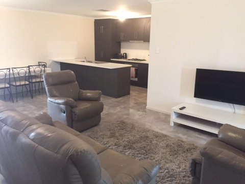 City Centre Motel Hotel - Australian Directory 40