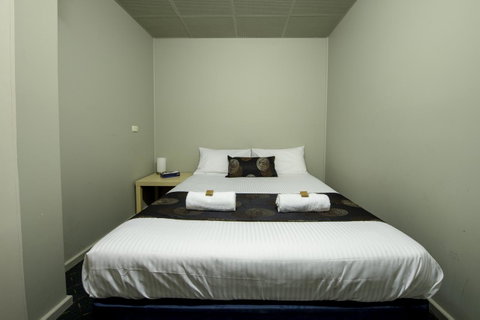 City Centre Motel Hotel - Australian Directory 28