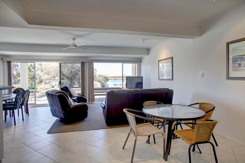 Bay Bliss - Australian Directory 8