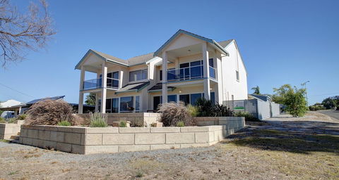 Bay Bliss - Australian Directory 4