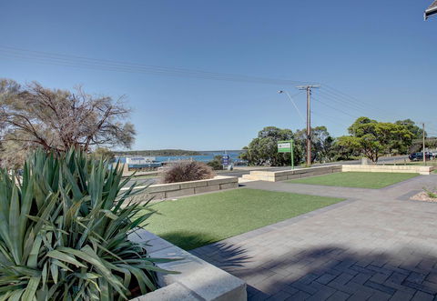 Bay Bliss - Australian Directory 5