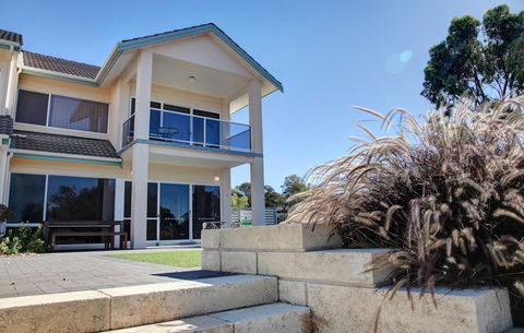 Bay Bliss - Australian Directory 0