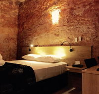 The Lookout Cave Underground Motel - Australian Directory