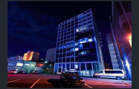 Light And Spacious, Stunning Views Of Adelaide - Australian Directory 13