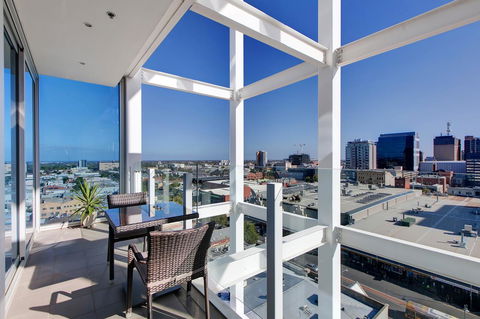 Light And Spacious, Stunning Views Of Adelaide - Australian Directory 1