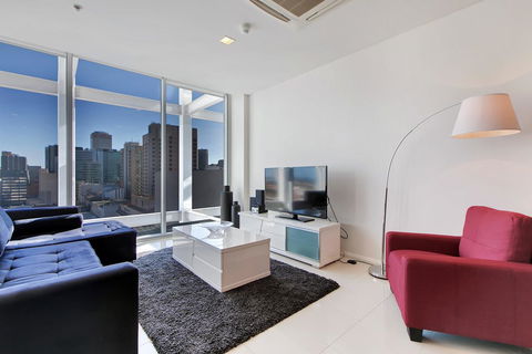 Light And Spacious, Stunning Views Of Adelaide - Australian Directory 0