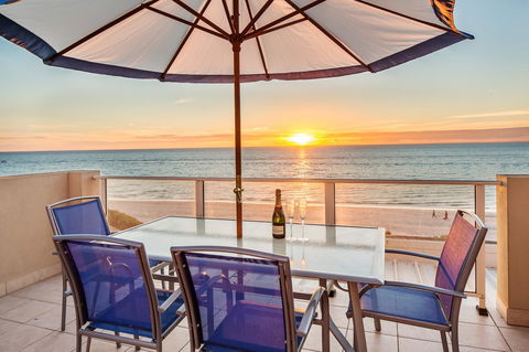 Adelaide Luxury Beach House - Australian Directory 9