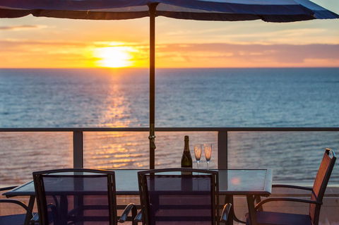 Adelaide Luxury Beach House - Australian Directory 7