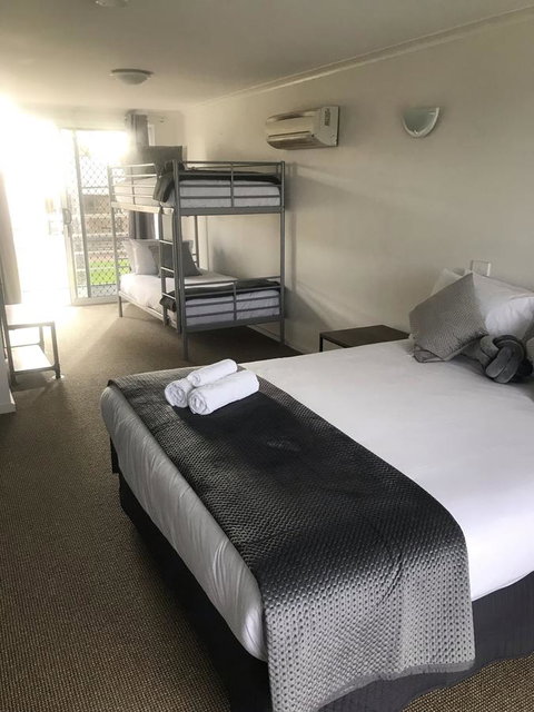 Murray River Queen - Australian Directory 2