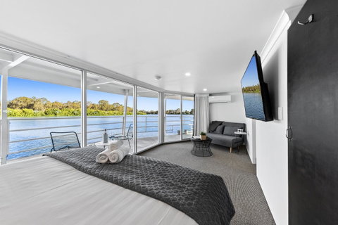 Murray River Queen - Australian Directory 10