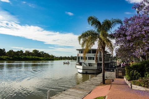 Murray River Queen - Australian Directory 14
