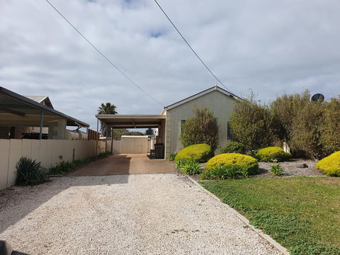 Super Central Location - Australian Directory 4