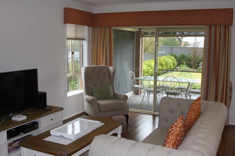 C And C Tanunda - Australian Directory 9