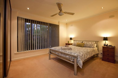 The Palms - Australian Directory 16