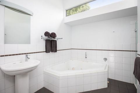 Blue Lake Holiday Park - Australian Directory 42