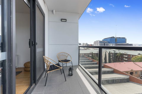 Views On Surflen - Australian Directory 12