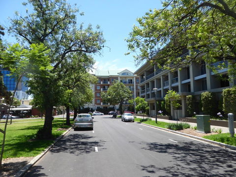 ADELAIDE CENTRAL APARTMENT - 3BR, 2BATH & CARPARK - Australian Directory 33