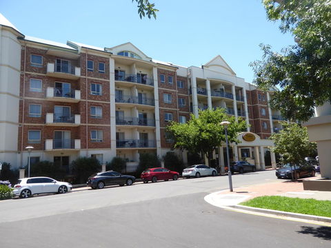 ADELAIDE CENTRAL APARTMENT - 3BR, 2BATH & CARPARK - Australian Directory 0